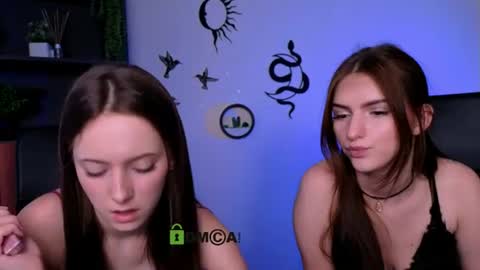 Snapshot of naomi_perl chatting on 07-16-26, 09:15 Naomi online show from 07-16-26, 09:15