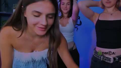 Snapshot of naomi_perl chatting on 07-20-26, 10:39 Naomi online show from 07-20-26, 10:39