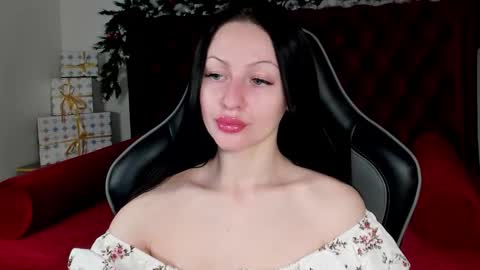 Snapshot of naomiblakes chatting on 12-17-25, 05:13 Naomi online show from 12-17-25, 05:13