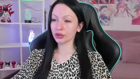 Snapshot of naomiblakes chatting on 01-08-26, 05:21 Naomi online show from 01-08-26, 05:21