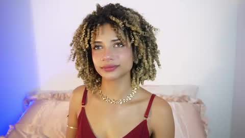Snapshot of naomidawsonn chatting on 06-25-26, 12:32 naomidawson online show from 06-25-26, 12:32