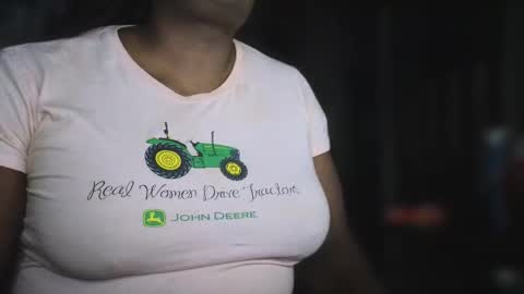 Snapshot of naomifux chatting on 11-06-25, 09:43 Naomi online show from 11-06-25, 09:43