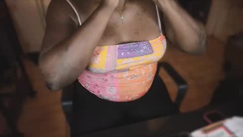 Snapshot of naomifux chatting on 11-20-25, 06:13 Naomi online show from 11-20-25, 06:13