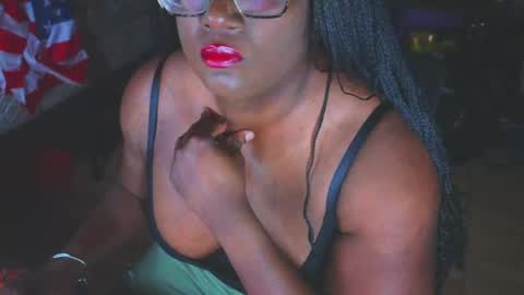 Snapshot of naomifux chatting on 05-13-26, 07:39 Naomi online show from 05-13-26, 07:39