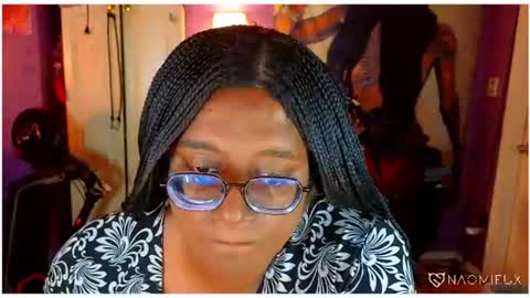 Snapshot of naomifux chatting on 06-11-26, 07:12 Naomi online show from 06-11-26, 07:12
