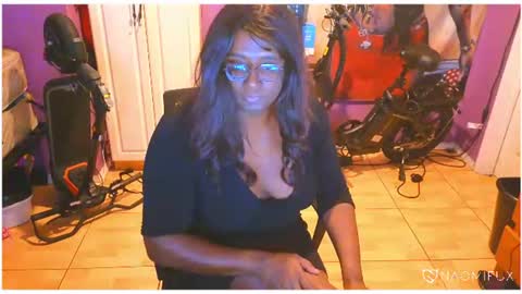 Snapshot of naomifux chatting on 06-18-26, 10:47 Naomi online show from 06-18-26, 10:47