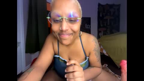 Naomigiirl6 online show from 12-11-24, 06:20