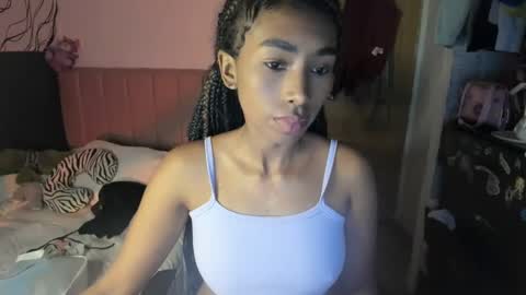 Naomii online show from 01-16-25, 05:11