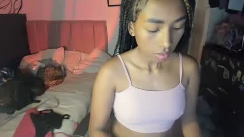 Naomii online show from 01-18-25, 03:42