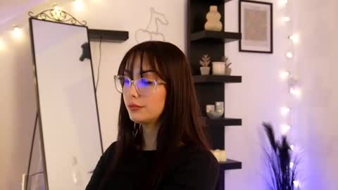 naomii_20 online show from 10-20-25, 01:00