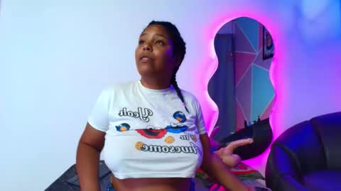 Naomi Campbel online show from 09-11-25, 08:53