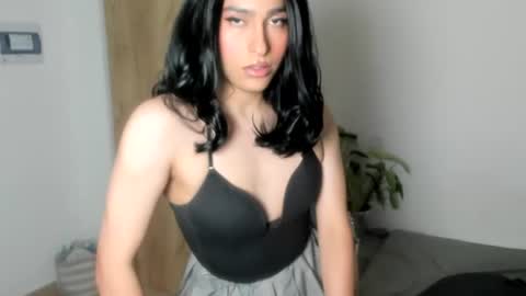 Snapshot of naomimoore chatting on 08-02-26, 11:47 Naomi Moore online show from 08-02-26, 11:47