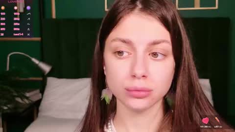 Snapshot of naomimur chatting on 09-16-25, 04:57 Naomi online show from 09-16-25, 04:57