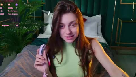 Snapshot of naomimur chatting on 10-09-25, 05:05 Naomi online show from 10-09-25, 05:05