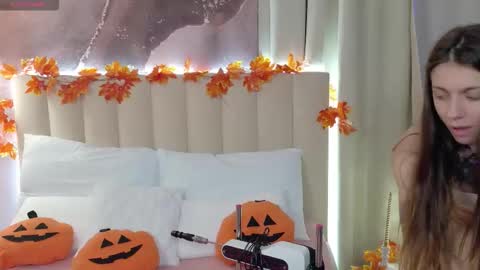 Snapshot of naomimur chatting on 10-22-25, 04:46 Naomi online show from 10-22-25, 04:46