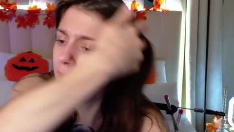 Snapshot of naomimur chatting on 10-29-25, 05:10 Naomi online show from 10-29-25, 05:10