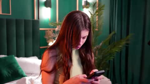 Snapshot of naomimur chatting on 12-01-25, 04:50 Naomi online show from 12-01-25, 04:50