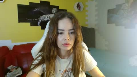 Snapshot of naomis_36 chatting on 05-21-26, 01:51 Naomis online show from 05-21-26, 01:51