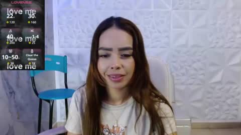 Snapshot of naomis_36 chatting on 06-15-26, 02:19 Naomis online show from 06-15-26, 02:19