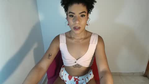 Snapshot of naomiwildburn chatting on 09-16-25, 01:56 naomiwildburn online show from 09-16-25, 01:56