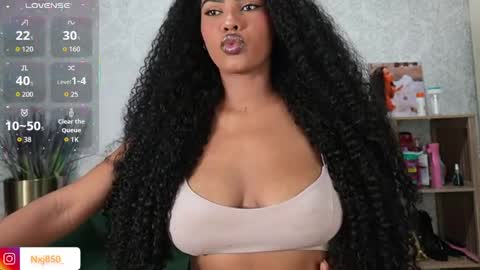 Naomi     online show from 04-01-26, 04:46