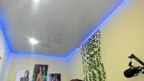 naomy online show from 01-21-25, 07:39