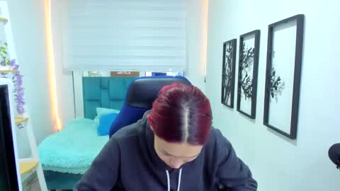 naomy online show from 12-01-25, 12:04