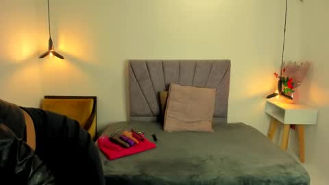 N A O M Y online show from 05-20-26, 07:09