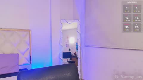 Snapshot of naomy_tay1 chatting on 10-30-25, 03:19 Naomy online show from 10-30-25, 03:19