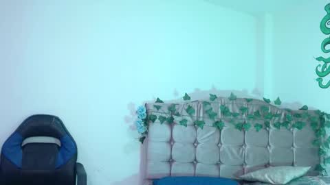 Nao online show from 12-14-25, 01:05