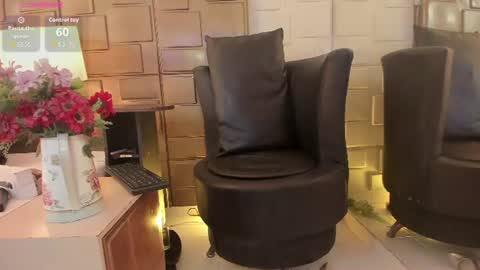 Snapshot of naomyrivera chatting on 07-13-26, 01:14 nao online show from 07-13-26, 01:14