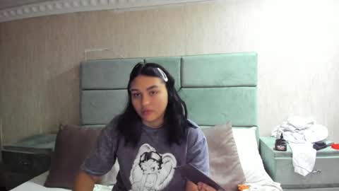 Naomy online show from 04-01-26, 07:33