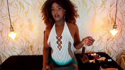 Snapshot of naomyy_cooper chatting on 10-02-25, 08:49 Naomy online show from 10-02-25, 08:49