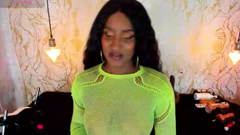 Snapshot of naomyy_cooper chatting on 11-07-25, 08:42 Naomy online show from 11-07-25, 08:42