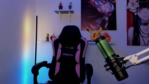 Snapshot of naranjo_seb chatting on 12-20-24, 05:36 sebastian online show from 12-20-24, 05:36