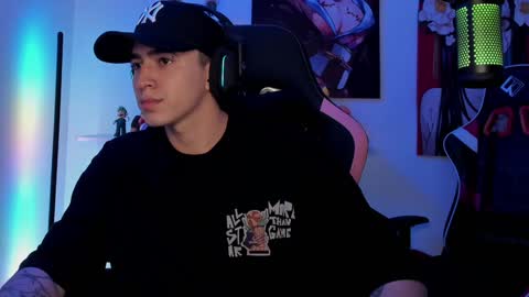 Snapshot of naranjo_seb chatting on 12-29-24, 05:21 sebastian online show from 12-29-24, 05:21