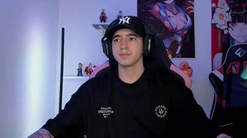 Snapshot of naranjo_seb chatting on 12-31-24, 10:15 sebastian online show from 12-31-24, 10:15