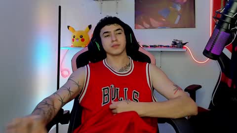 Snapshot of naranjo_seb chatting on 01-22-25, 08:18 sebastian online show from 01-22-25, 08:18