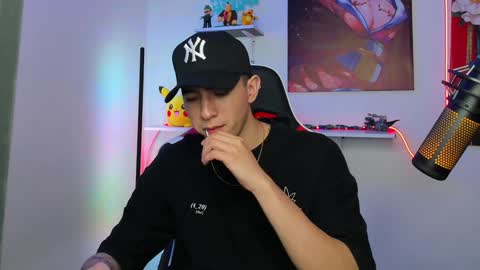 Snapshot of naranjo_seb chatting on 01-23-25, 04:30 sebastian online show from 01-23-25, 04:30