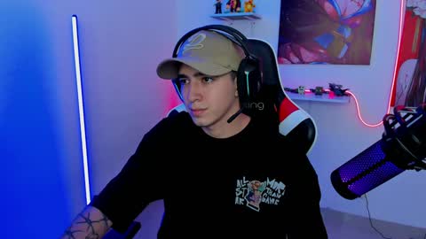 Snapshot of naranjo_seb chatting on 02-07-25, 08:33 sebastian online show from 02-07-25, 08:33