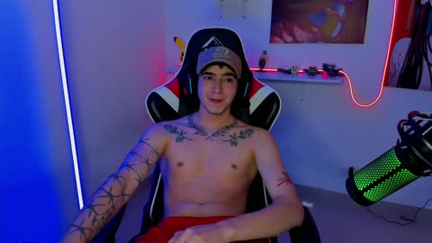 Snapshot of naranjo_seb chatting on 02-07-25, 11:34 sebastian online show from 02-07-25, 11:34