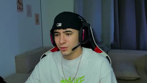 Snapshot of naranjo_seb chatting on 09-09-25, 05:40 sebastian online show from 09-09-25, 05:40