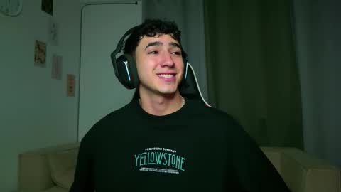 Snapshot of naranjo_seb chatting on 10-06-25, 06:11 sebastian online show from 10-06-25, 06:11