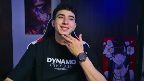 Snapshot of naranjo_seb chatting on 11-12-25, 05:30 sebastian online show from 11-12-25, 05:30