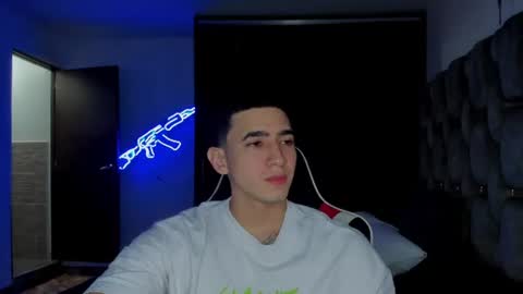 Snapshot of naranjo_seb chatting on 06-20-26, 10:45 sebastian online show from 06-20-26, 10:45