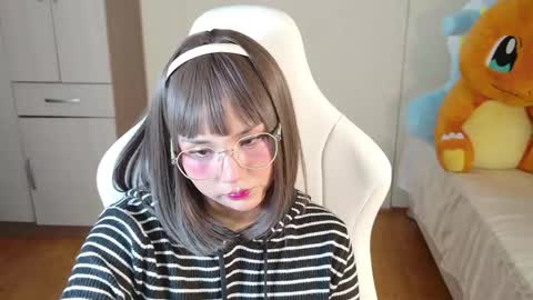 Snapshot of naree_masaki chatting on 05-06-26, 01:27 Naree online show from 05-06-26, 01:27