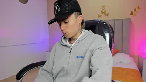 Nascary Fox online show from 04-21-26, 12:00