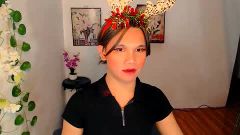 Snapshot of nashdiam chatting on 12-17-25, 09:21 nashdiam online show from 12-17-25, 09:21