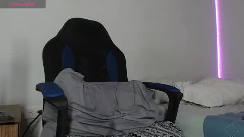 Snapshot of nassh_18 chatting on 02-01-25, 10:02 nassh_18 online show from 02-01-25, 10:02