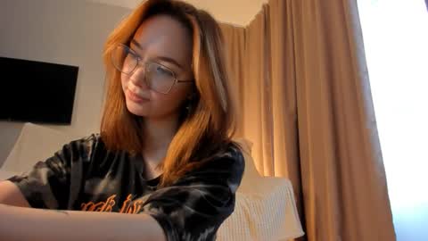 Snapshot of nasslady chatting on 09-26-25, 04:27 Nassy online show from 09-26-25, 04:27